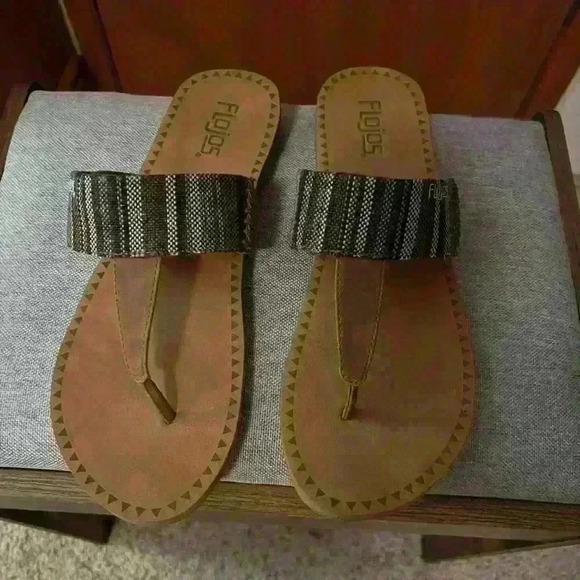Flojos Sandals - Picture 2 of 9